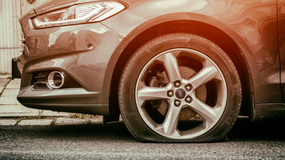 what to do when you have a flat tire