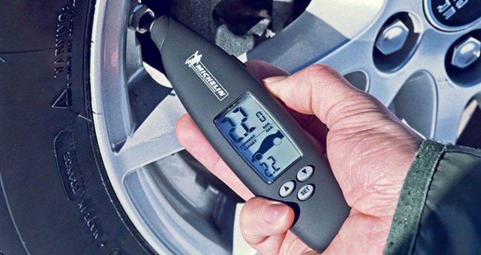 You are currently viewing How Often Should You Check Your Car Tire Pressure?